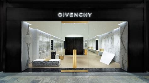 givenchy singapore opening hours